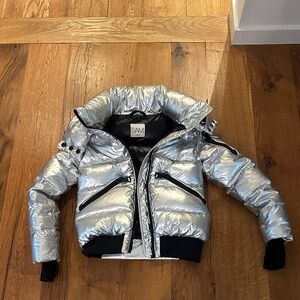 Girls SAM puffer jacket.
